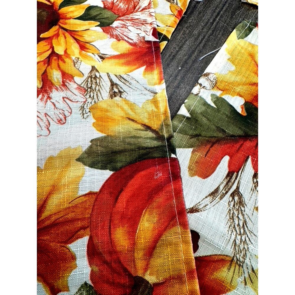 Set Of 4 Fall Napkins ,17x 17, Looks new but no tags - Picture 10 of 11